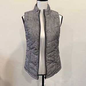Red Camel Black and White Herringbone Quilted Vest Size Small